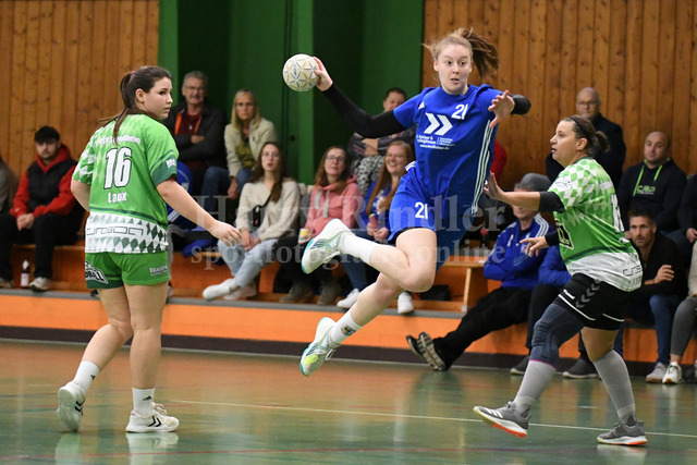 SSG Metten :  TSV Schleißheim II  33:18 | Thyra Köck  (SSG Metten #21) - Realisiert mit Pictrs.com