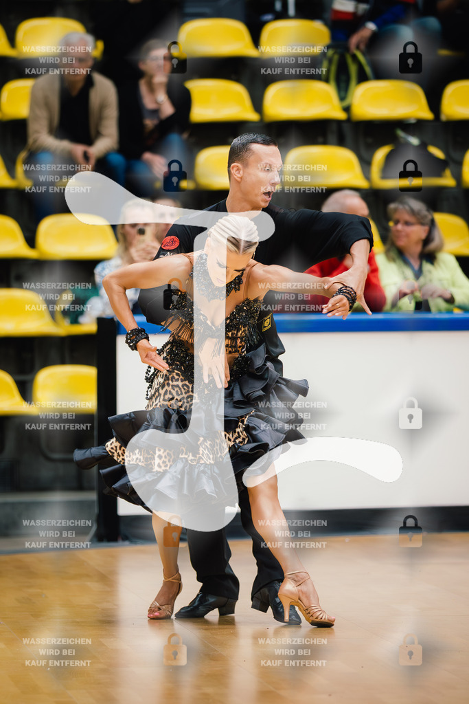 Hessen Tanzt WDSF International Open Latin 1st (17) Artur Balandin _ Anna Salita (T.T.C. Rot-Weiß-Silber Bochum)-2025-05-18-4075 | Webshop for digital downloads and prints of dance sport, event & show photographer Julian Link - Realisiert mit Pictrs.com