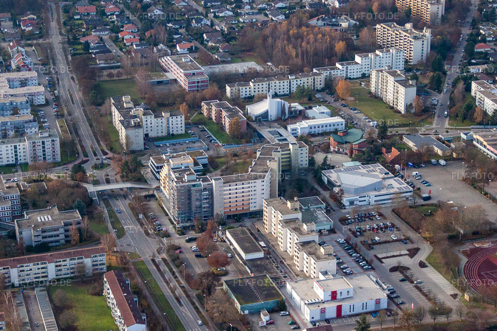Luftbild: Am Rathausplatz in Wörth am Rhein im Bundesland Rheinland-Pfalz in Deutschland. Foto: IMG_22775.jpg vom 21.11.2009 durch Werner Riehm/FLY-FOTO.de