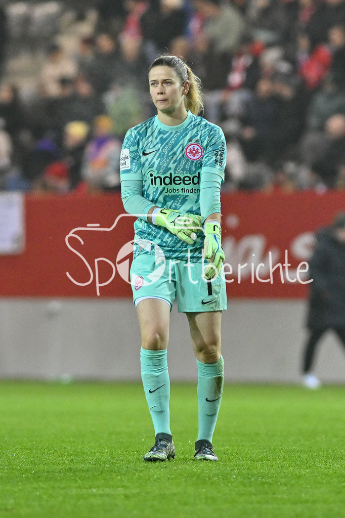 FC Bayern München Frauen - SG Eintracht Frankfurt Frauen | im Bild Stina JOHANNES (Eintracht Frankfurt Frauen 1) / Freisteller / Einzelfoto / Google Pixel Frauen Bundesliga: FC Bayern Muenchen - Eintracht Frankfurt, FC Bayern Campus am 04.11.2024