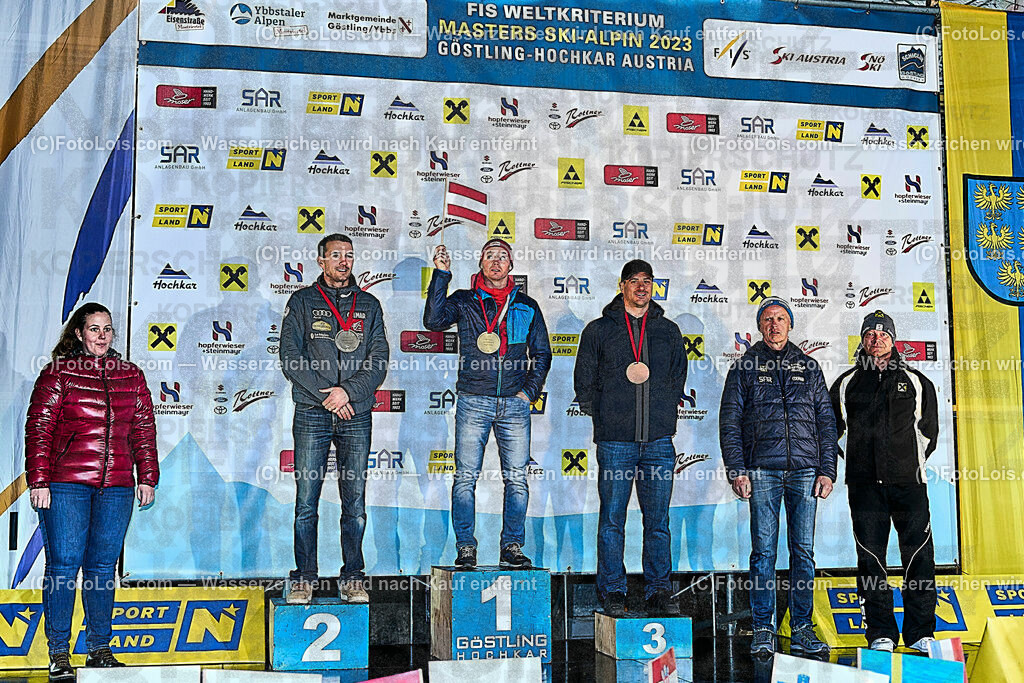 ALP2411_FMC-SL_Kat-A_Siegerehrung | (C)FotoLois.com, Alois Spandl, World Criterium Masters Ski Alpin 2023 Hochkar, WellcomeFeier mit Siegerehrungen Slalom A + GiantSlalom C, Mo 20. März 2023.