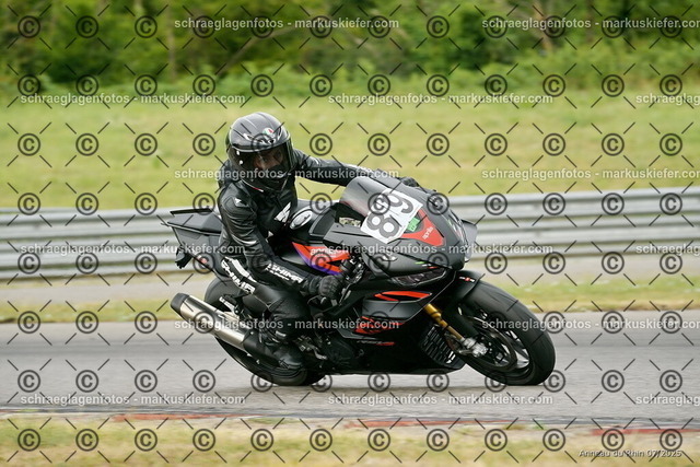 25bt05-0433 | markuskiefer.com - Realisiert mit Pictrs.com