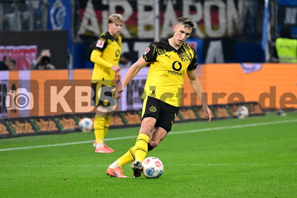 KBS Picture_HSV-Dortmund_041 | Schlotterbeck Nico (Bor. Dortmund) ,Sportplatz :  Volksparkstadion, - Realisiert mit Pictrs.com