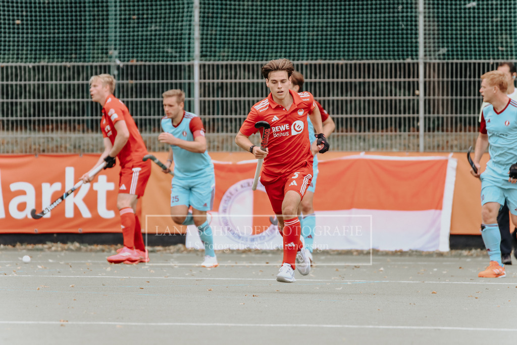 Herren_Bundesliga_02_F_RWK-UHC_21.09.25_Köln (321 von 471) | lanaschraderfotografie - Realisiert mit Pictrs.com