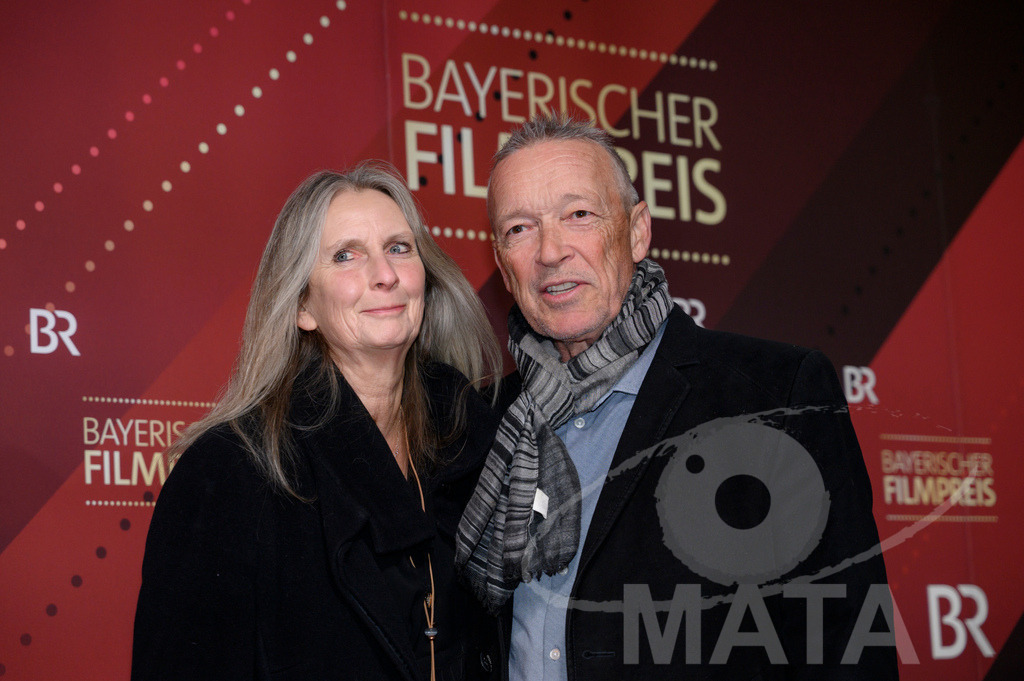 _DWI5476 | Claudia Heiss und Michael Roll bei der Verleihung des 47. Bayerischen Filmpreises 2026  im Prinzregententheater. München, Deutschland. Der Bayerische Filmpreis wird seit 1979 von der Bayerischen Staatsregierung verliehen, um die Bedeutung des Kinofilms als Kulturgut herauszustellen - Realisiert mit Pictrs.com