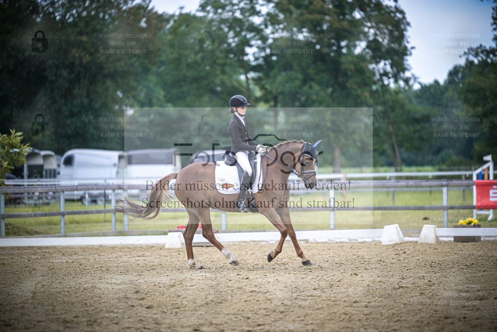 DOS_4435 | Entdecke hochwertige Reitturnierfotos von Foto Oger. Professionell, emotional und authentisch – jetzt Lieblingsmomente im Shop bestellen. - Realisiert mit Pictrs.com