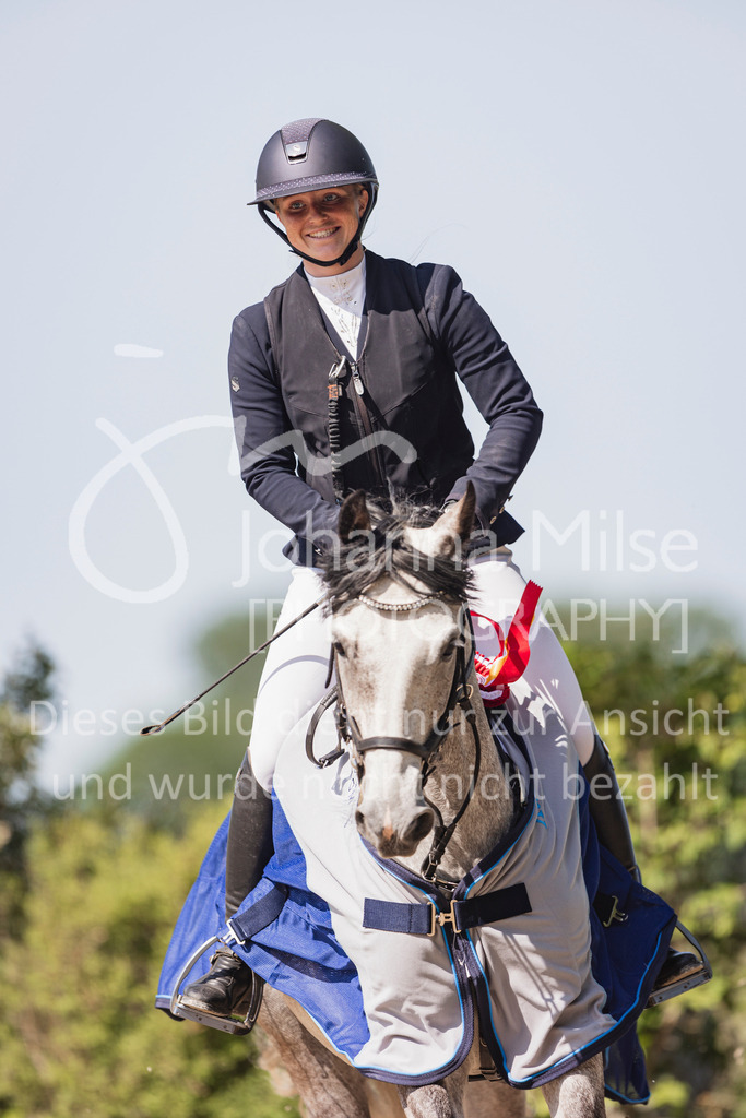 250621_Lemwerder_QualiBuChaPonys5j-135 | Deine schönsten Turniermomente als professionelle Fotos! Entdecke hochwertige Pferdesport-Fotografie im Online-Shop. Jetzt Fotos finden & bestellen!