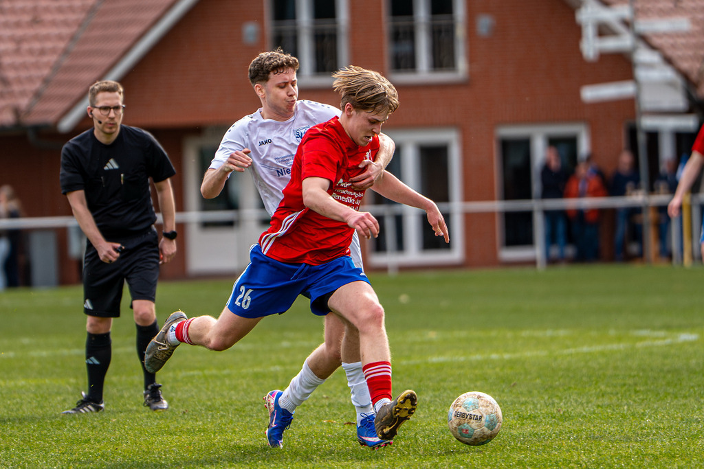 Fußball I Herren I Saison 2025-2026 I Halbfinale Kreispokal VEC I  BW Langförden - TV Dinklage II I 19156 | jns.sportfotos - Realisiert mit Pictrs.com
