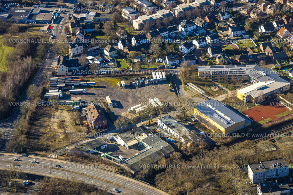 Castrop-Rauxel240106234 | Luftbild, Wohngebiet mit Grundschule Am Hügel, LKW Stellplatz, Castrop-Rauxel, Ruhrgebiet, Nordrhein-Westfalen, Deutschland