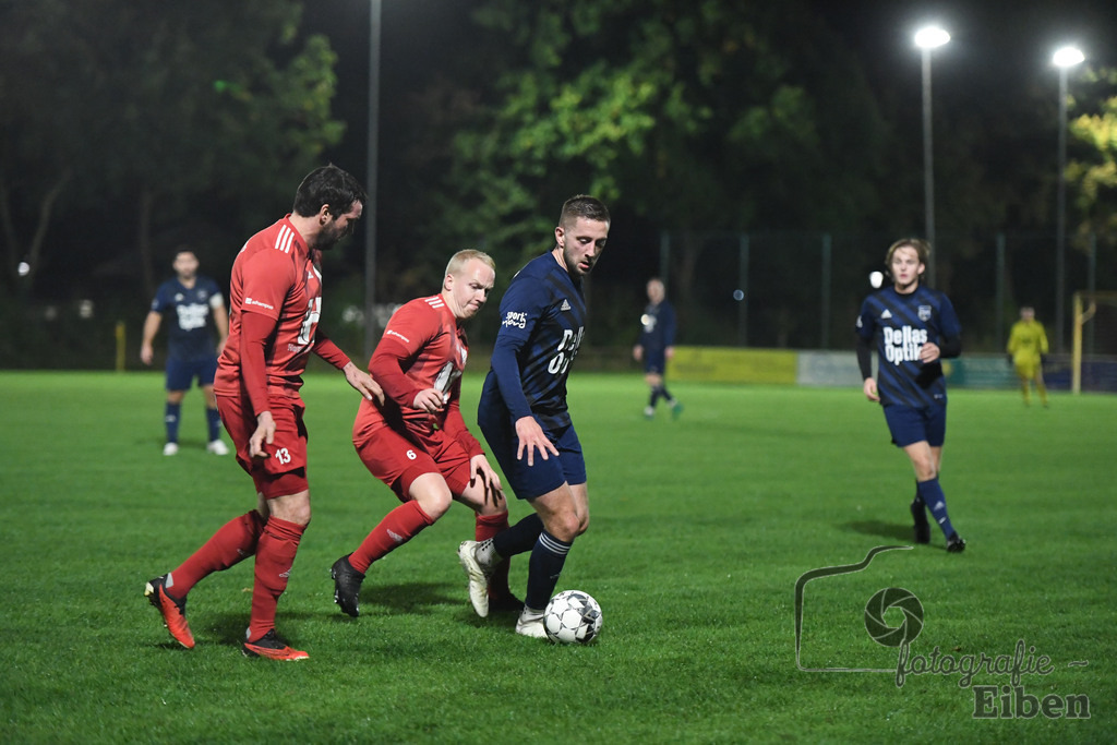 TV Metjendorf-SV Ofenerdiek | Herren Kreisliga; TV Metjendorf (rot)-SV Ofenerdiek (blau) am 09.10.2024; in Metjendorf (Am Sportplatz), Photo: Philip Eiben 2024 - Realisiert mit Pictrs.com