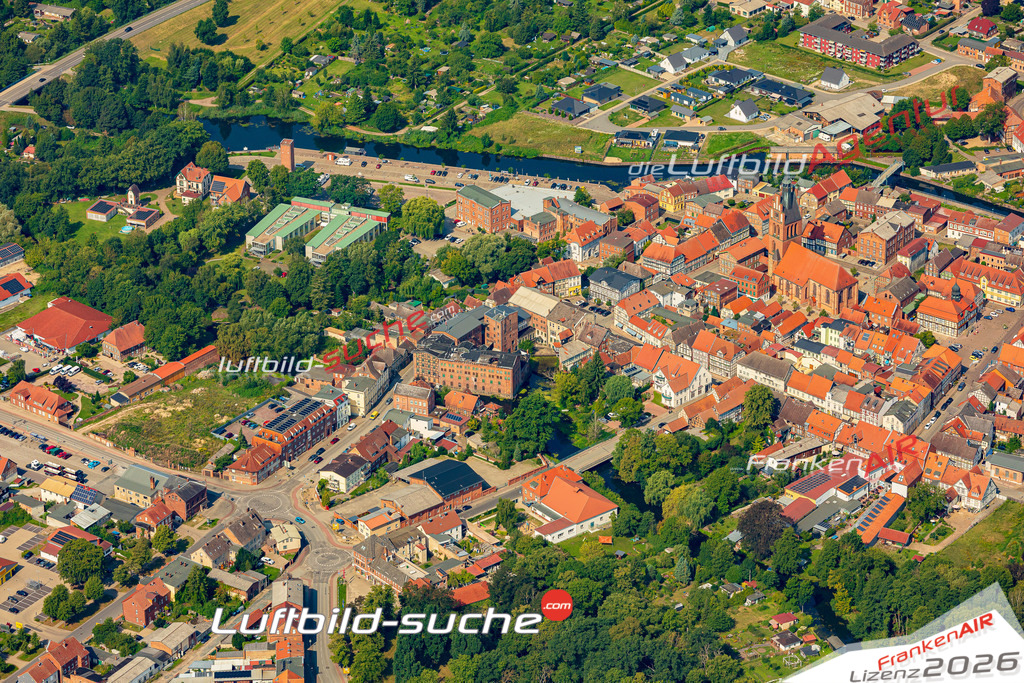 Schöne Luftaufnahme als Geschenk in Mühlenstraße Grabow - Die Luftbildaufnahme wurde 2025 vom UL-Flugzeug heraus erstellt ( keine Drohne ) - Hochauflösende Luftaufnahme -Nicht vergleichbar mit Google Maps oder Satelittenbilder- Die Geschenkidee !Mit Lizenz und Bildrechte bestellbar