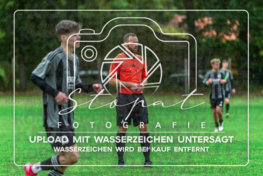 SGWFGFS-1013 | Max Pritzke beim Herren Kreisliga HK Spiel zwischen SG Schulern/Wintermoor und FG Fulde-Stellichte im Stadion Wintermoor, Schneverdingen (Simon Paul Stopat) - Realisiert mit Pictrs.com