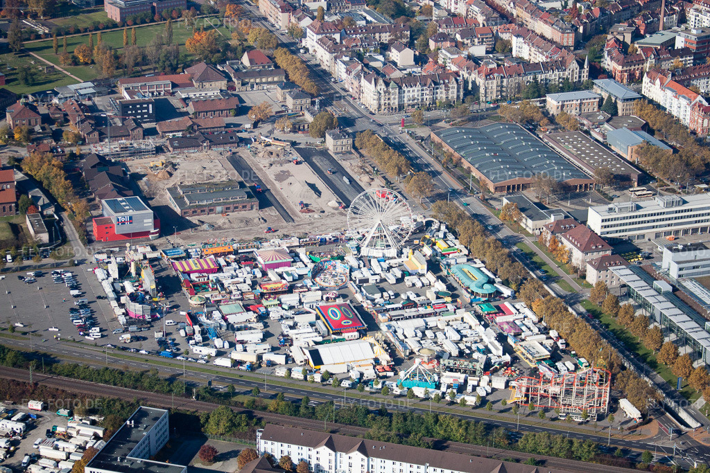 Luftbild: Mann Mobilia an der Durlacher Allee im Ortsteil Oststadt in Karlsruhe im Bundesland Baden-Württemberg in Deutschland. Foto: IMG_35064.jpg vom 31.10.2010 durch Werner Riehm/FLY-FOTO.de
