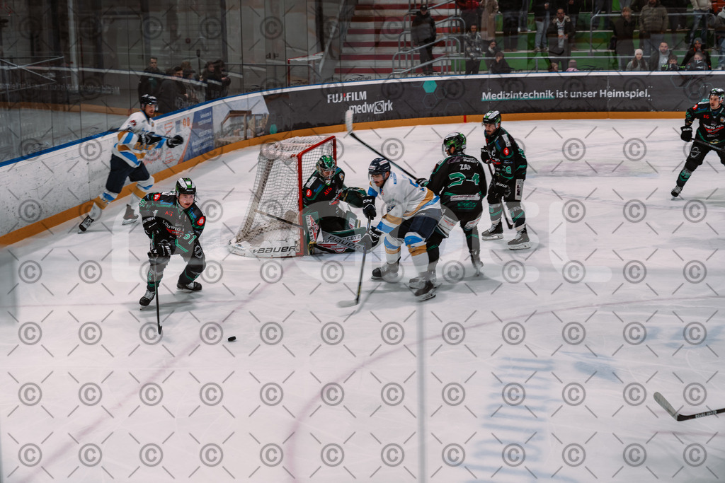 Alligators_vs_Stuttgart_16_11_2025-71 | Höchstadt Alligators Fotogalerie: Eishockey-Action aus Franken. Professionelle Spielfotos, Portraits & Stadionbilder zum Download. Jetzt entdecken! - Realisiert mit Pictrs.com