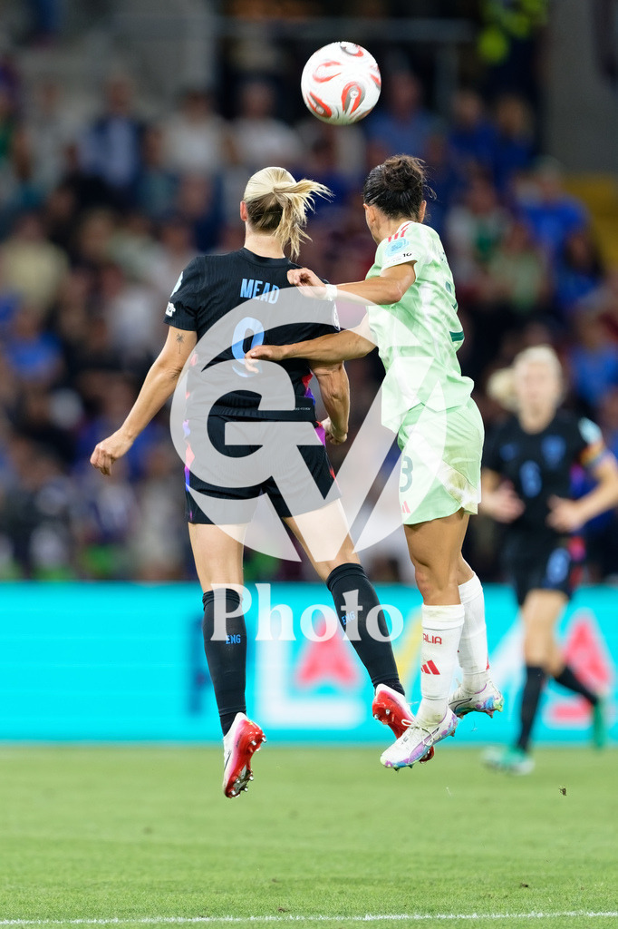 England v Italy - UEFA Women's EURO 2025 Semi-Final | GENEVA, SWITZERLAND - JULY 22:  Beth Mead of England (L) Lucia Di Guglielmo (R) heads the ball fight for possession  during the UEFA Women's EURO 2025 Semi-Final match between England and Italy at Stade de Geneve on July 22, 2025 in Geneva, Switzerland. (Photo by Giuseppe Velletri/Sports Press Photo/Getty Images)