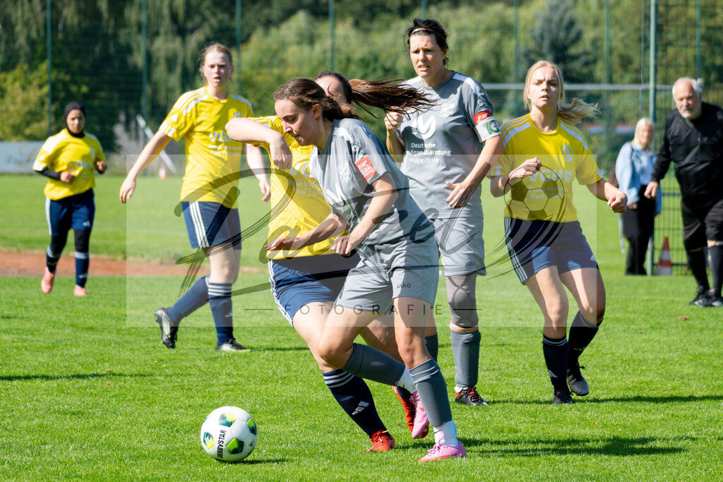 20260906_RULSVK_0975 | Fußball, Frauen:   beim Spiel der Kreisliga zwischen SG Rulle/Haste vs. SV Kettenkamp am 06.09.2026 im Stavermann-Sportpark in Rulle/Wallenhorst, Deutschland.(Foto von Nico Paetzel) - Realisiert mit Pictrs.com