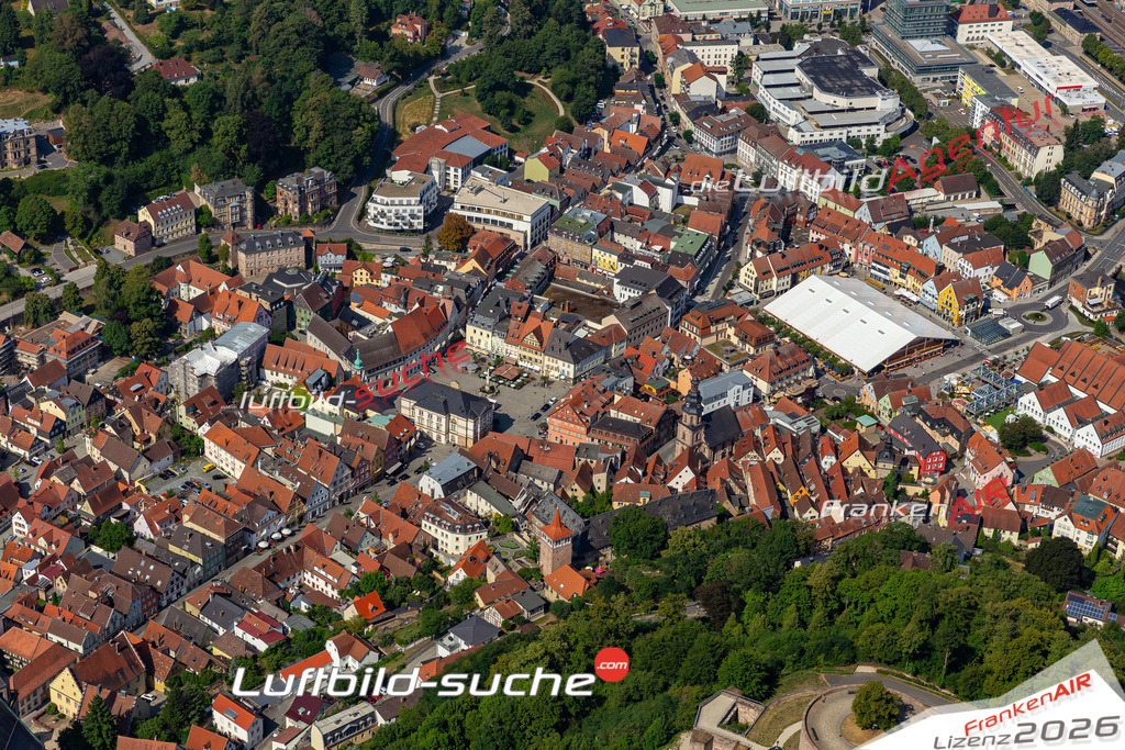 Die Luftbildaufnahme Bierfest-2019 - Kulmbach wurde 2019 mittels Flugzeug (keine Drohne) erstellt. Perfekte Schärfe und Druck- Ergebnisse- Garantiert!