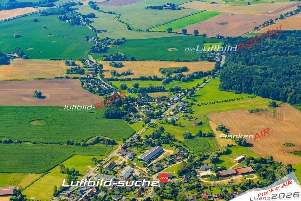 Schöne Luftaufnahme als Geschenk in  Satow - Die Luftbildaufnahme wurde 2025 vom UL-Flugzeug heraus erstellt ( keine Drohne ) - Hochauflösende Luftaufnahme -Nicht vergleichbar mit Google Maps oder Satelittenbilder- Die Geschenkidee !Mit Lizenz und Bildrechte bestellbar