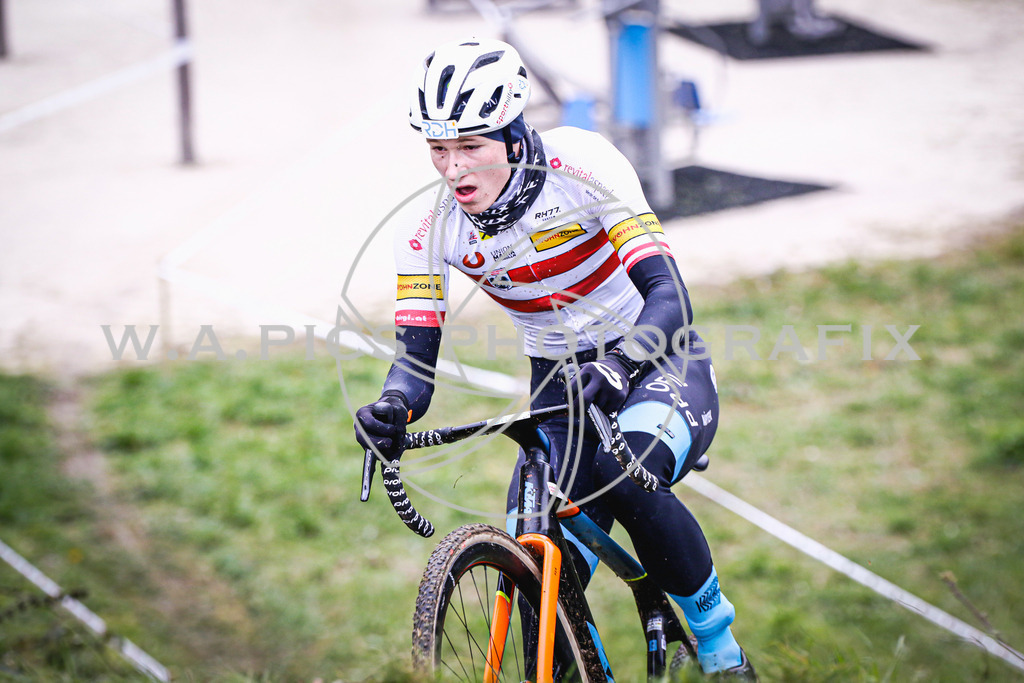 ..... | AUSTRIA, 24.11.24, 3.Radquerfeldein GP um das Sportzentrum Gunskirchen Image shows: Photo: Wapics / Andreas Willdoner