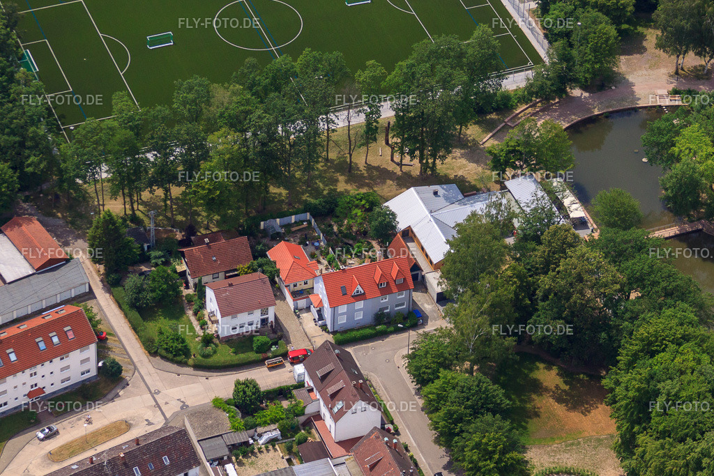 Elsässerstr | Luftbild: Elsässerstr in Kandel im Bundesland Rheinland-Pfalz in Deutschland. Foto: IMG_29684.jpg vom 02.07.2010 durch Werner Riehm/FLY-FOTO.de - Realisiert mit Pictrs.com