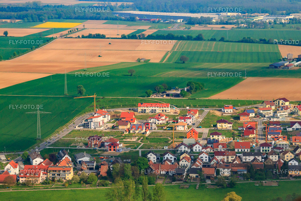 Am Höhenweg | Luftbild: Am Höhenweg in Kandel im Bundesland Rheinland-Pfalz in Deutschland. Foto: IMG_26252.jpg vom 27.04.2010 durch Werner Riehm/FLY-FOTO.de - Realisiert mit Pictrs.com