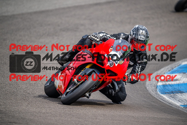 MaZZes_FotoMatrix_230410_3019 | ROT