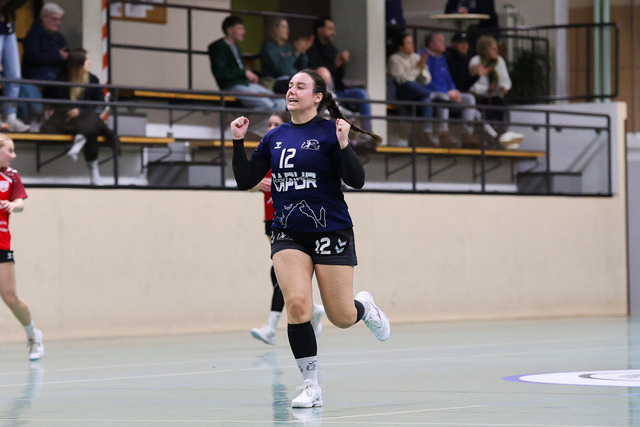 Handball I Damen I Saison 2025-2026 I Verbandsliga Süd I HSG Kalkberg 06 - MTV Dänischenhagen I 14.12.2025.104 | Juliane Steffens (12, HSG Kalkberg 06) - Realisiert mit Pictrs.com