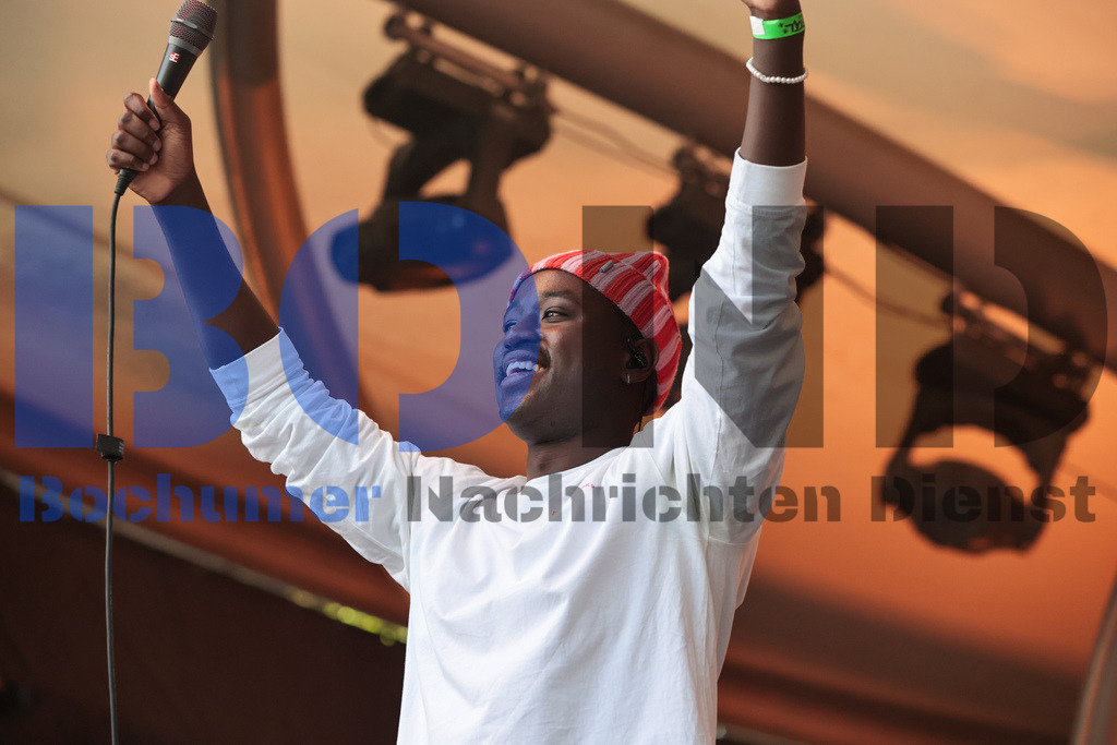 SES_BTJMAH20250704-11 | bond - Realisiert mit Pictrs.com