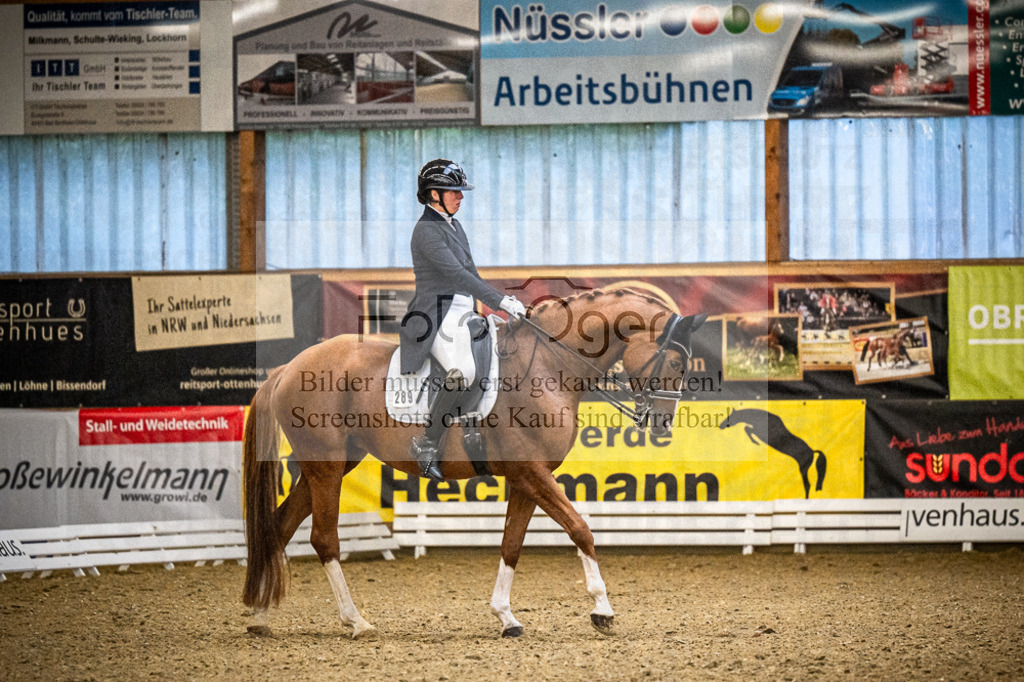 DOS_4043 | Entdecke hochwertige Reitturnierfotos von Foto Oger. Professionell, emotional und authentisch – jetzt Lieblingsmomente im Shop bestellen.Deutschlandweite Turnierfotografie. - Realisiert mit Pictrs.com