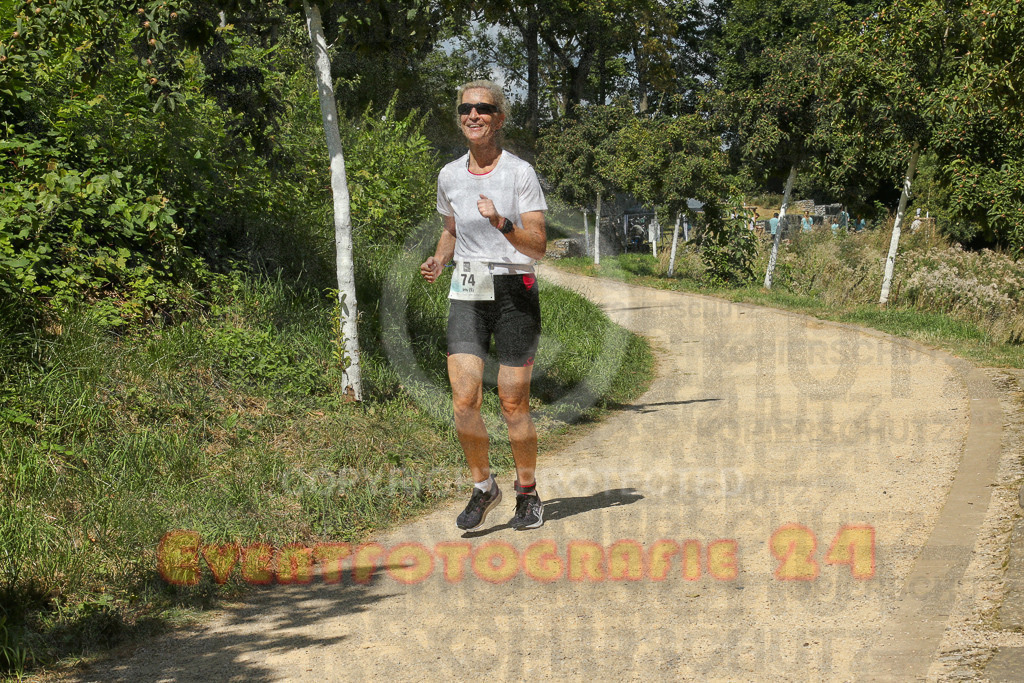 250824_1237_EX1_9961 | Sportfotografie im Rhein-Sieg Kreis, Köln, Bonn, NRW, Rheinland Pfalz, Hessen, etc. Unser Tätigkeitsfeld umfasst den Laufsport vom Volkslauf über den Marathon, Duathlon, Triathon bis zum Ultralauf wie Kölnpfad Ultra oder Schindertrail.