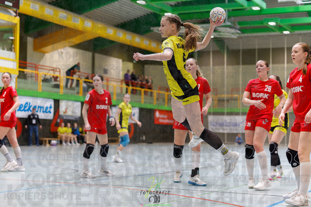 Hessenmeisterschaft wJC - Finale; HSG Kleenheim - HSG Weiterstadt/ Braunsh.Worf. | Hessenmeisterschaft wJC - Finale; HSG Kleenheim - HSG Weiterstadt/ Braunsh.Worf. am 22.03.2025 in Biedenkopf (Sporthalle Lahntalschule)Photo © 2025 - Jörg Heinrich - Realisiert mit Pictrs.com