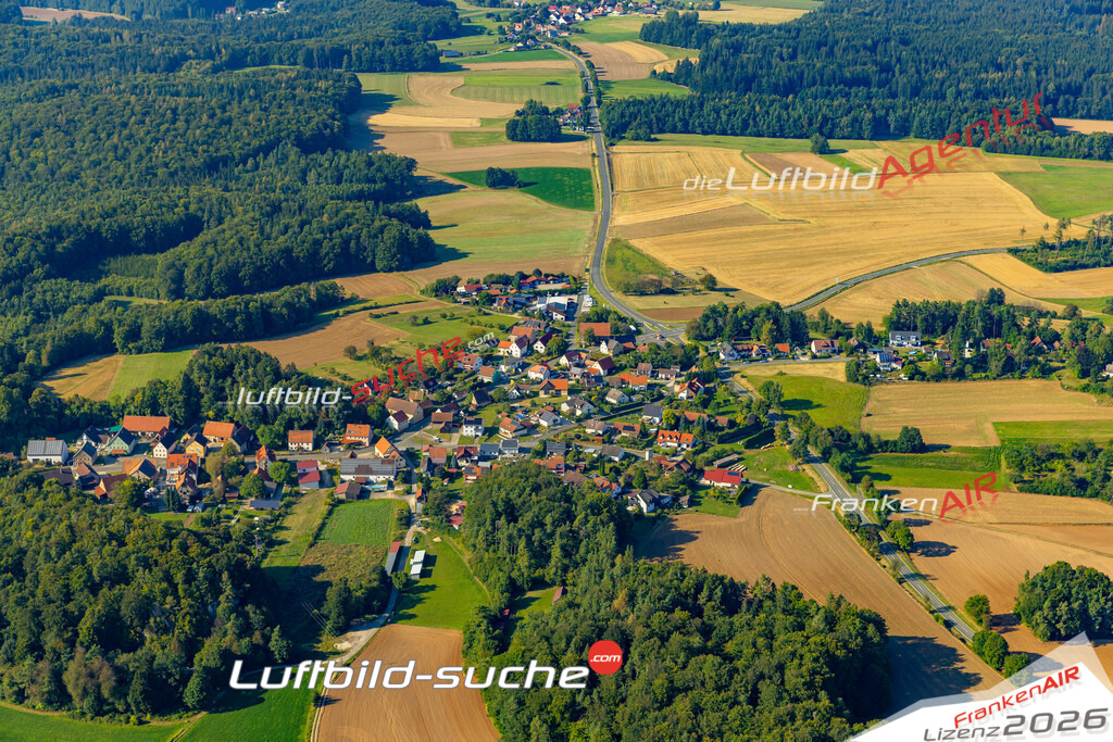 Das Luftbild zeigt : Leupoldstein Betzenstein - Die Luftaufnahme wurde 2024 vom UL-Flugzeug aus erstellt ( keine Drohne ) - Hochauflösende Luftaufnahme - Für grossformatige Ausdrucke geeignet. Die Geschenkidee !Mit Lizenz und Bildrechte bestellbar