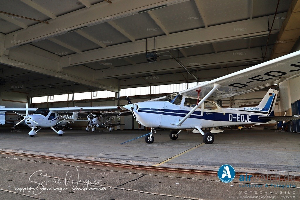 Remos G-3/600 und die Cessna 172 | Entdecken Sie atemberaubende Luftbilder und Fotografien auf airwatch.de - Tauchen Sie ein in eine Welt voller faszinierender Aufnahmen aus der Vogelperspektive.