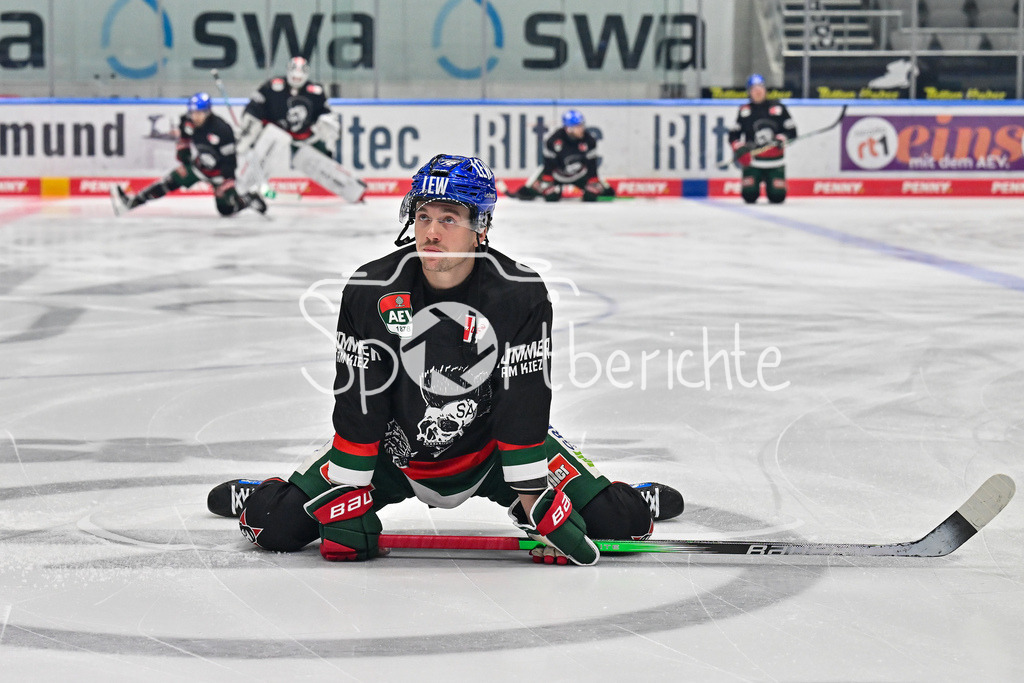 Augsburger Panther - Schwenninger Wild Wings | Im Bild Riley McCOURT (Augsburger Panther #72) / Freisteller / Einzelfoto / DEL: Augsburger Panther - Schwenninger Wild Wings, Curt Frenzel Stadion am 24.01.2025
