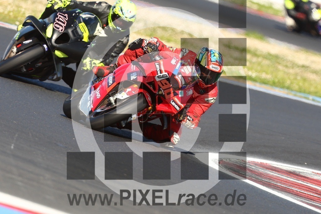 0146-20260404_08897 | Schöne Erinnerungen an spannende Momente - das festzuhalten ist unser Job. PIXELrace.de ist seit 2003 auf den Rennstrecken Europas unterwegs um die Action draußen beim Fahren und die wunderbare Stimmung imm Fahrerlager für euch einzufangen.