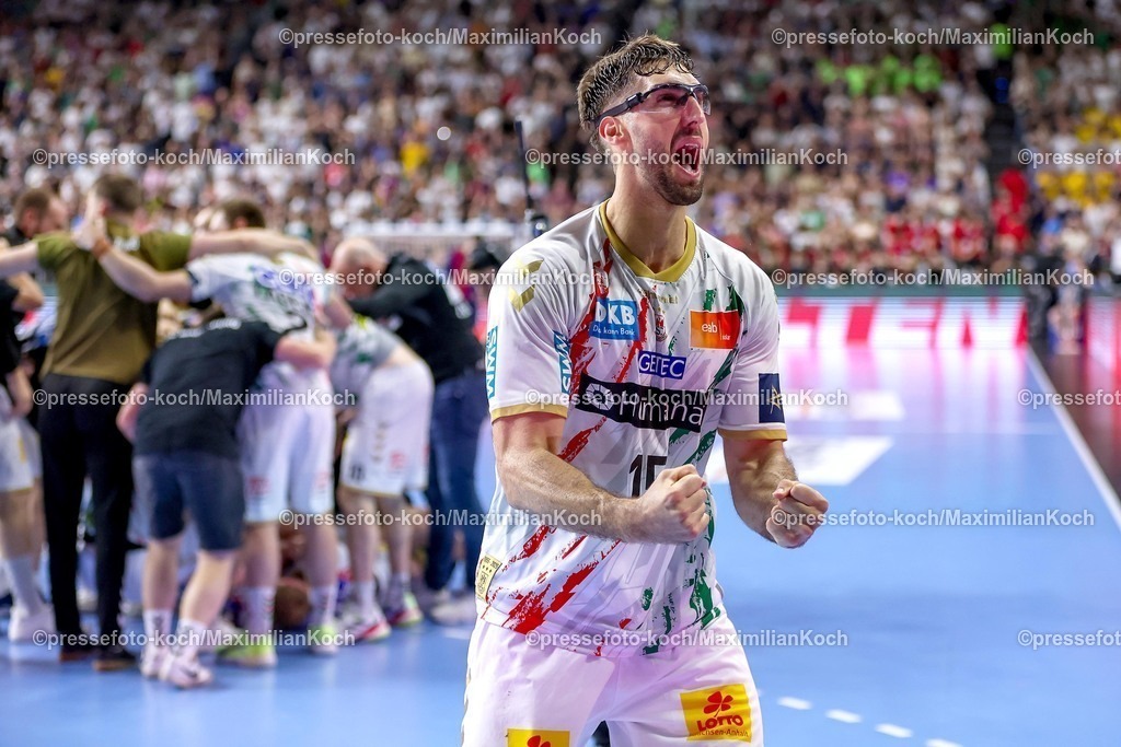 KoeEHF14062502096 | 14.06.2025, Handball, Halbfinale TruckScout24 EHF FINAL4, LANXESS arena Köln, FC Barcelona - SC Magdeburg: Abschlussjubel der Magdeburger nach dem SIeg und dem Einzug ins Finale. Antonio Serradilla Cuenca (Magdeburg #15) 