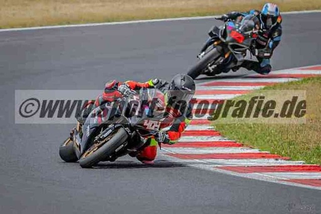 pubi6773 | Professionelle Fotos von Sportveranstaltungen, aber auch Hochzeiten und anderen Events. - Realisiert mit Pictrs.com