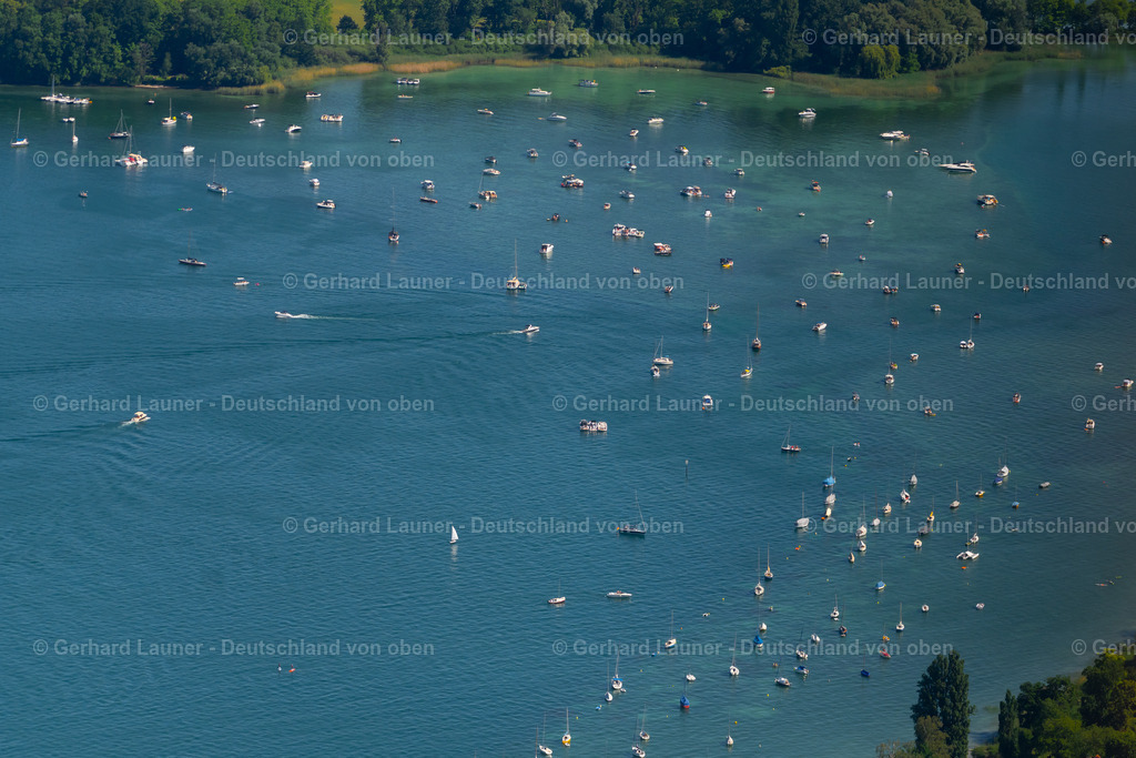 4032009 | KONSTANZ 12.06.2020 Sportboote und Segelboote auf dem Bodensee in Konstanz am Bodensee im Bundesland Baden-Württemberg, Deutschland. Weiterführende Informationen bei: Internationale Bodensee Tourismus GmbH. // Pleasure boats and sailing boats on Lake Constance in Konstanz on Lake Constance in the state Baden-Wuerttemberg, Germany. Further information at: Internationale Bodensee Tourismus GmbH. Foto: Gerhard Launer