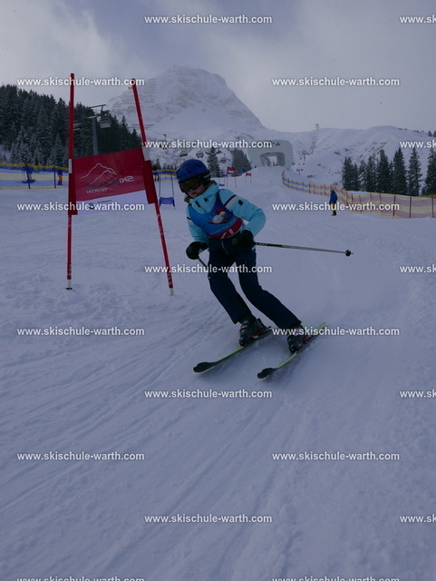 Anna (4) | Photos von der Skischule Warth - Realisiert mit Pictrs.com