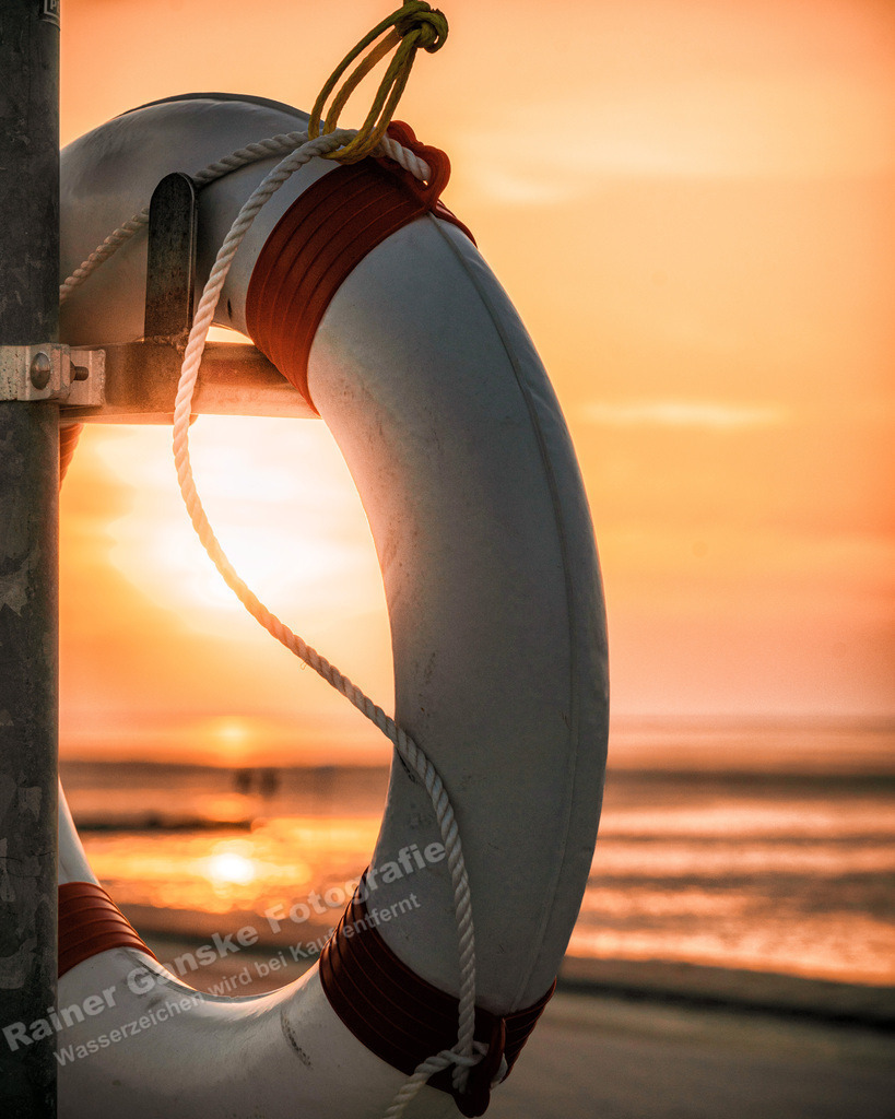 070 Neuharlingersiel - 25-08-2022 -R Ganske | Onlineshop mit Bildern von Stränden, Häfen und Meer. Leinwände, Poster, Kalender und andere Materialien erhältlich. Kommerzielle Lizenzen möglich.  - Realisiert mit Pictrs.com