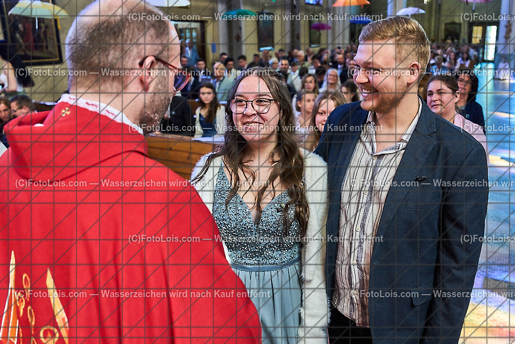 ALP1117_PfarrFirmung Wieselburg_Firmvorgang | (C)FotoLois.com, Alois Spandl, Firmung in der Pfarrkirche Wieselburg mit Generalvikar Dr. Christoph Weiss, Dechant Pfarrer Daniel Kostrzycki und Monignore Franz Dammerer, Sa 15. Juni 2024.