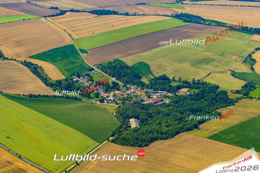 Haus Zeitz Könnern Bild- Das Luftbild wurde 2025 vom UL-Flugzeug heraus erstellt ( keine Drohne bzw. Drohnenaufnahme ) - Hochauflösende Luftaufnahme -Nicht vergleichbar mit Google Maps oder Satelittenbilder- Die Geschenkidee !Mit Lizenz und Bildrechte bestellbar - CC