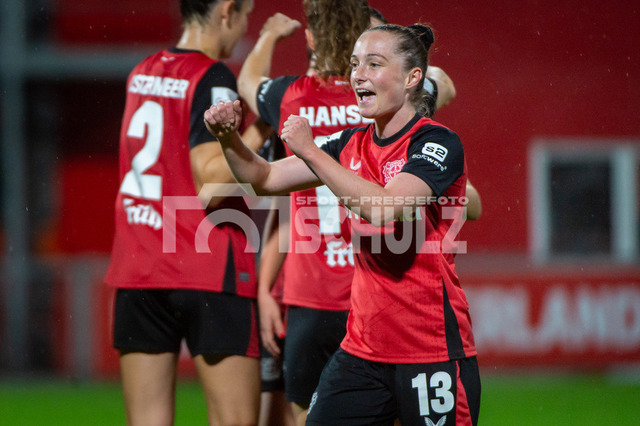 20240927_NSZ_7502 | Große Freude bei Vanessa Haim (Bayer Leverkusen,No.13)DEU, Leverkusen, 27.09.2024 Fußball, Frauen, Google Pixel Frauen-Bundesliga, Saison 2024/2025, 4. Spieltag, Bayer 04 Leverkusen - TSG HoffenheimDIE DFB-RICHTLINIEN UNTERSAGEN JEGLICHE NUTZUNG VON FOTOS ALS SEQUENZBILDER UND/ODER VIDEOÄHNLICHE FOTOSTRECKEN - Realisiert mit Pictrs.com