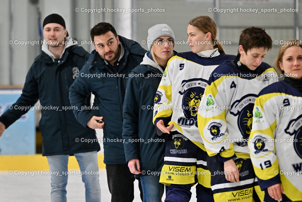 WILDCATS PATERNION & Lady Hawks Siegerehrung-Meisterfeier | #4 Oberzaucher Christina WILDCATS PATERNION, #9 Neumann Magdalena WILDCATS PATERNION, Melanie Lesacher, Headcoach WILDCATS PATERNION Marcell Ott, Asisstentcoach Wildcats Paternion Ortner Philipp, WILDCATS PATERNION &amp; Lady Hawks Siegerehrung-Meisterfeier, WILDCATS PATERNION &amp; Lady Hawks Siegerehrung-Meisterfeier am 12.03.2025 in Steindorf (Ossiachersee Halle), Austria, (Photo by Bernd Stefan)