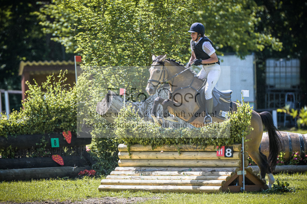 DOS_3822 | Entdecke hochwertige Reitturnierfotos von Foto Oger. Professionell, emotional und authentisch – jetzt Lieblingsmomente im Shop bestellen.Deutschlandweite Turnierfotografie. - Realisiert mit Pictrs.com