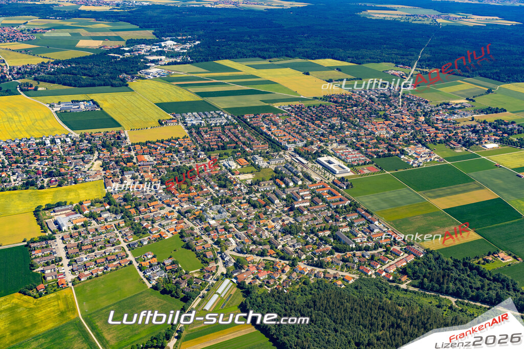 Aktuelles Luftbild von Höhenkirchen Höhenkirchen-Siegertsbrunn - Die Luftaufnahme wurde 2022 mittels UL-Flugzeug erstellt ( keine Drohne ) - hochauflösende Kamera-Systeme von  Canon -Beste Qualität - Für grossformatige Ausdrucke geeignet. Die Geschenkidee !