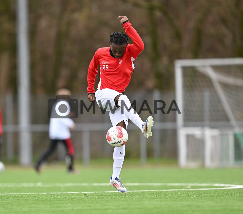 Fussball I Herren I Saison 2025-2026 I Bundesliga I 6. Spieltag I Eintracht Frankfurt - FC Bayern München  | MWMARA - Realisiert mit Pictrs.com
