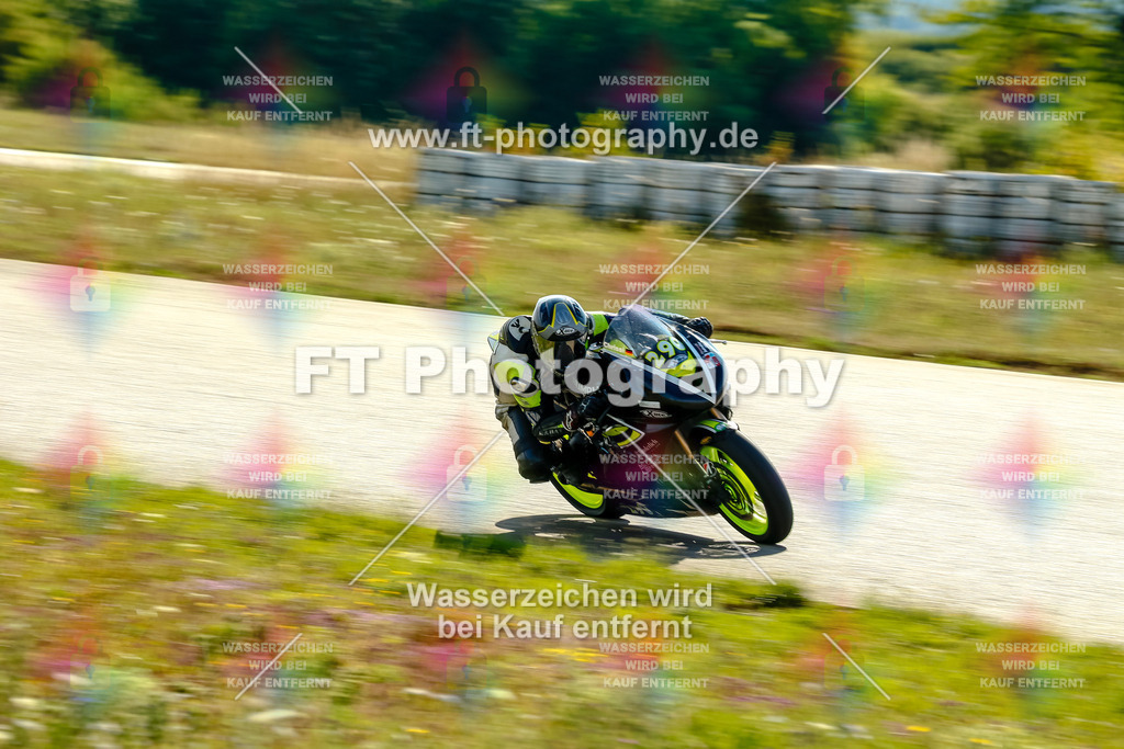 Chambley Juli-0287 | Hier findet Ihr Bilder von Touristenfahrten auf der Nürburgring Nordschleife oder von anderen Veranstaltungen die ich besucht habe. Viel Spass beim Durch Schauen 