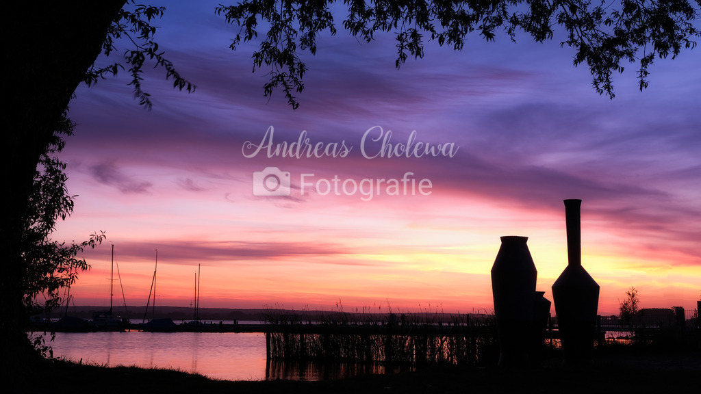 Sonnenuntergang am Dümmer | Ein wunderschöner Sonnenuntergang am Dümmer in Niedersachsen im Landkreis Vechta
Jetzt als hochwertigen Druck auf Acrylglas bestellen - Realisiert mit Pictrs.com