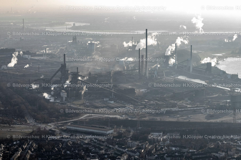 Luftbild Duisburg 439A7509 | Luftbildfotografie Inversions - Wetterlage am Horizont in Duisburg - Realisiert mit Pictrs.com